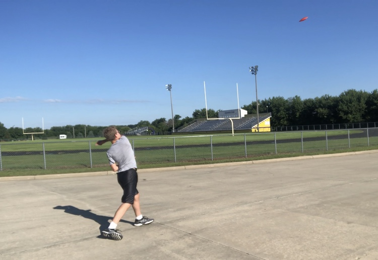 FlandreauTrack's tweet photo. Before we launch into fall sports, it was great to get in some throwing practice! #throwshow #investinwinning #goFliers https://t.co/2A2ZedIj69