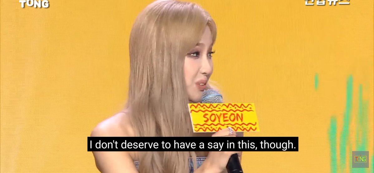 soyeon refusing to judge her members work, but then choosing to say, from a member perspective, how much she loved their work 