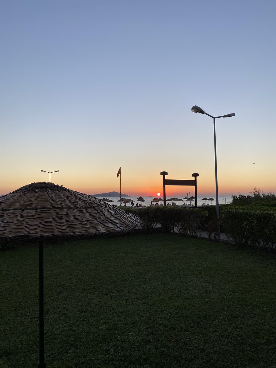 efesenn's tweet photo. Bu nasıl bir güzelliktir
#güneş https://t.co/OjUr2m5LPr
