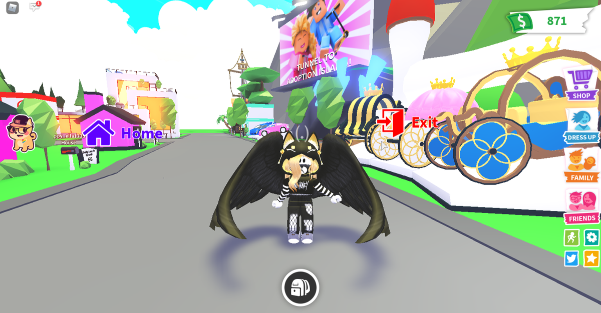 taireja8's tweet photo. @Little_PandaYT Haii user is taireja8, My RH outfit is cringe, I have  no stuff there... Btw the one with the wings is my Roblox outfit https://t.co/2AI3tA0w3T