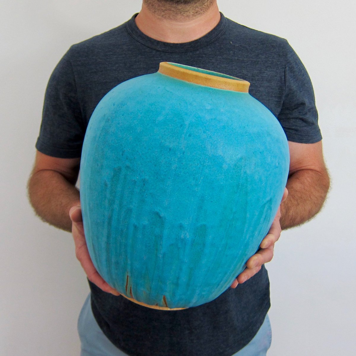 jason21fox's tweet photo. New turquoise piece w a kiss of that nice raw clay at the lip. Quite pleased with how this one turned out. Available in my Etsy shop ⭐️
#ceramics #wheelthrown #pottery #handmade #wheelthrownpottery #cremerging #maker #interiordecor #art #madeinla #losangelesartist #vase https://t.co/VbT1bvfo4B