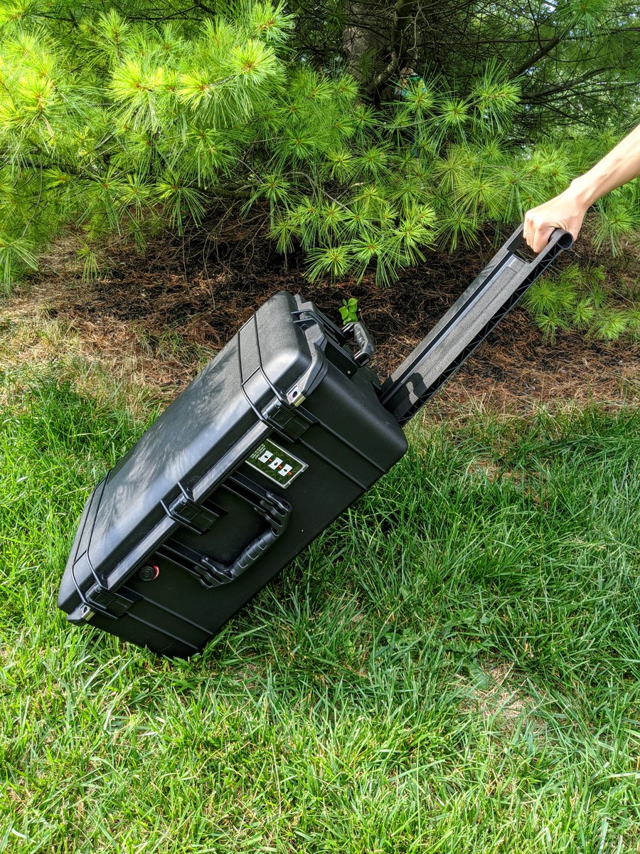 IoTherm's tweet image. The Elara 3.0 arrives in a wheeled, buoyant, and shock-resistant case for easy transport and aquatic excursions. #shefloats #IoTherm #temperaturecontrolsystem