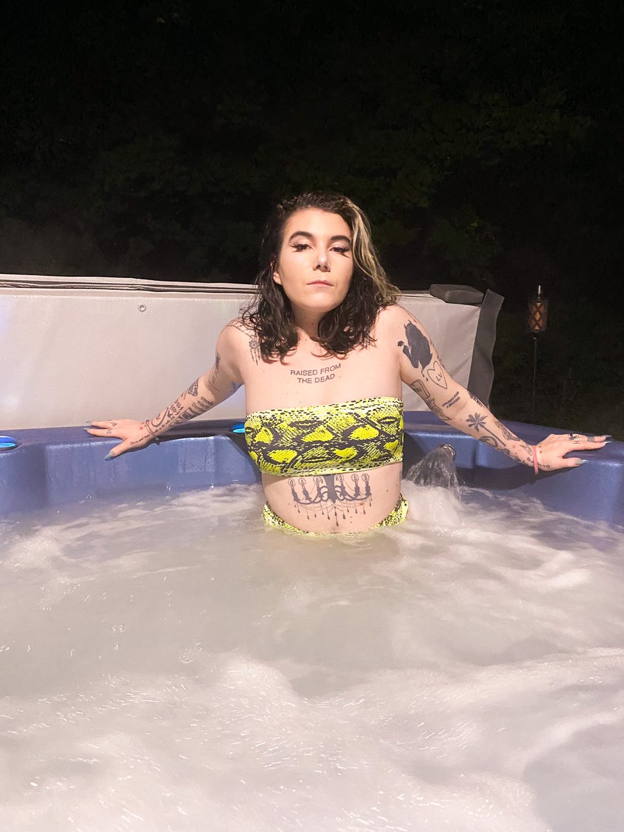 ReadytoglareYT's tweet image. Been a while since natural hair me has been on the timeline