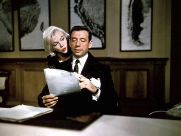 Wilder aseguró: "Cuando acababas con Marilyn, aunque habías llegado a las 40 tomas y aguantado sus retrasos, te encontrabas con algo único e inimitable".Durante el rodaje de Let's Make Love (1960, de George Cukor), tuvo una relación con el protagonista, Yves Montand,