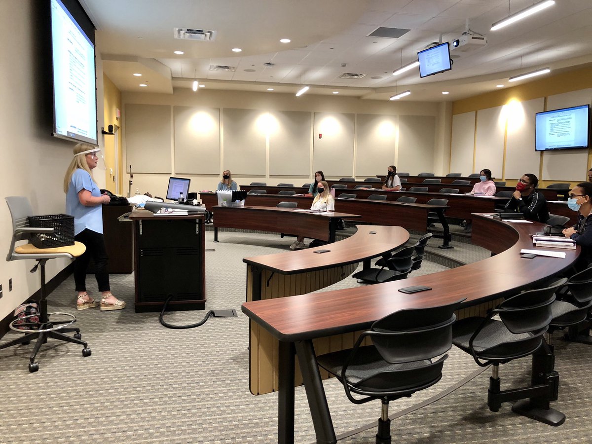LachelStory's tweet photo. We are excited to welcome some of our nursing students back on campus for some skills and assessment labs (can’t tell but we r smiling under those masks) #SafelyLearning #MaskItUp #PhysicallyDistant #NextGenHealthcareHeros #CNHPTTT #SMTTT #ToTheTopTogether 💛🦅😷🖤@USMNursing https://t.co/hl6I4uooHs