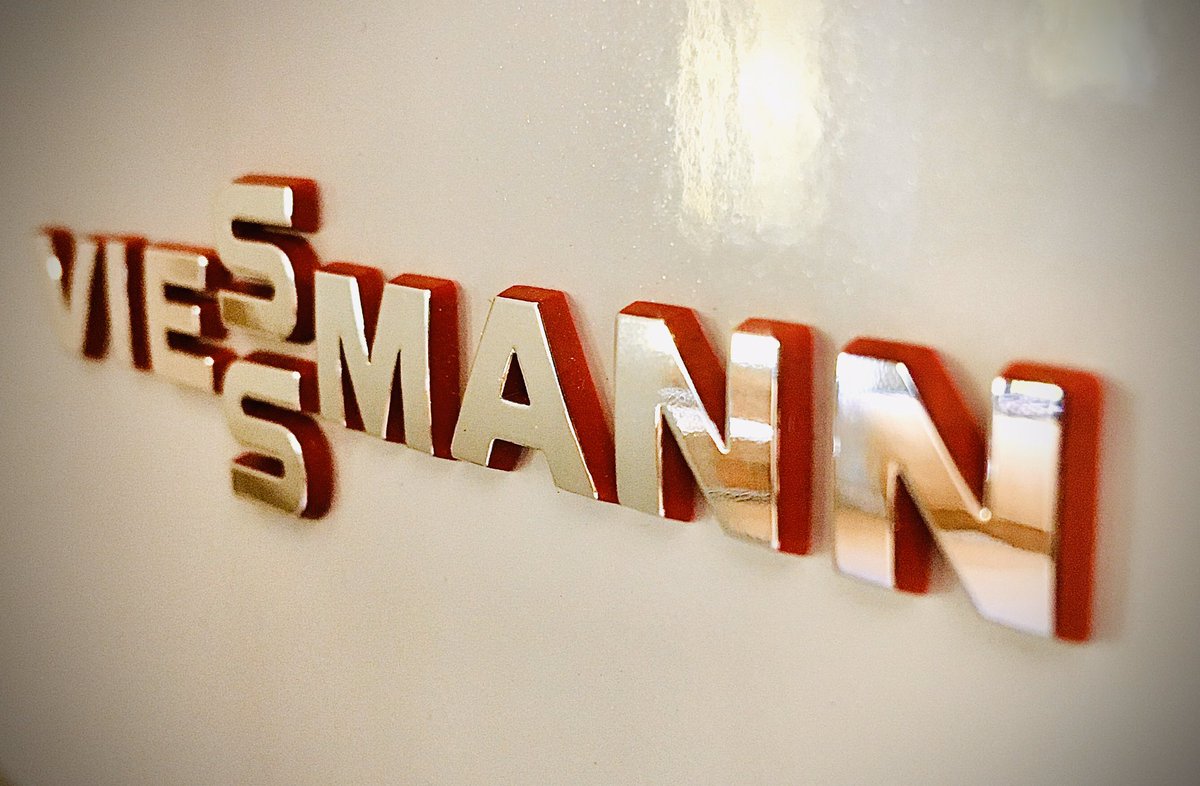 SwannPlumbing's tweet image. @ViessmannUK @Viessmann #Vitodens100 #30kwCombi #spirotech #calmag #scalemaster filters and Weatger Comp controls mean that this little beauty will save big £’s and should last a very long time. #Quality #German #boilers fitted in #whitstable