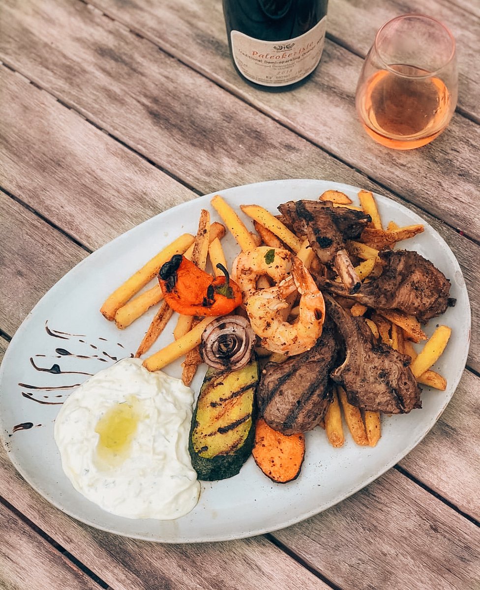 joinhellofriend's tweet image. It’s always a good time for Greek food 💙 Check out beloved Richmond restaurant @GreekOnCaryRVA! You might even see Hellofriend’s QR codes on their tables for a seamless ordering experience 👀