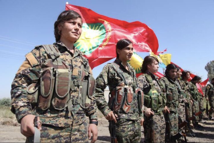 smje_e's tweet photo. Als Antwort auf Feminizid verteidigen sich ezidische Frauen selbst #JusticeForWomenInSinjar #SelfDeterminedAgainstFeminicide #StopTurkeysWarInSinjar #EzidiFeminicideAndGenocide https://t.co/xnryxMaQzd