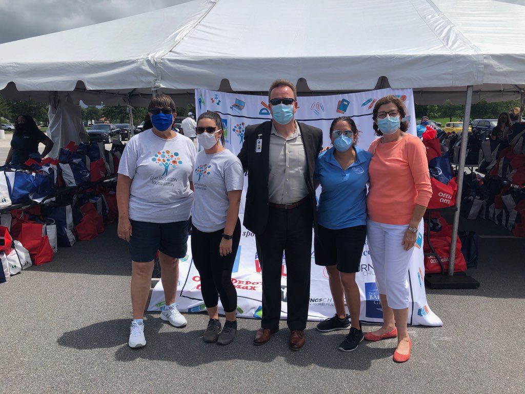 BaileyGroup's tweet photo. Our team is in #ClayCounty today helping distribute over 500 bags worth of school supplies to @oneclayschools teachers at their Teacher Appreciation Drive-Thru. 

👀 Just look at all those school supples! Amazing 🎉🎉 

@CefClay #Tools4ClaySchools #OneClay https://t.co/qaD8YtDiMv