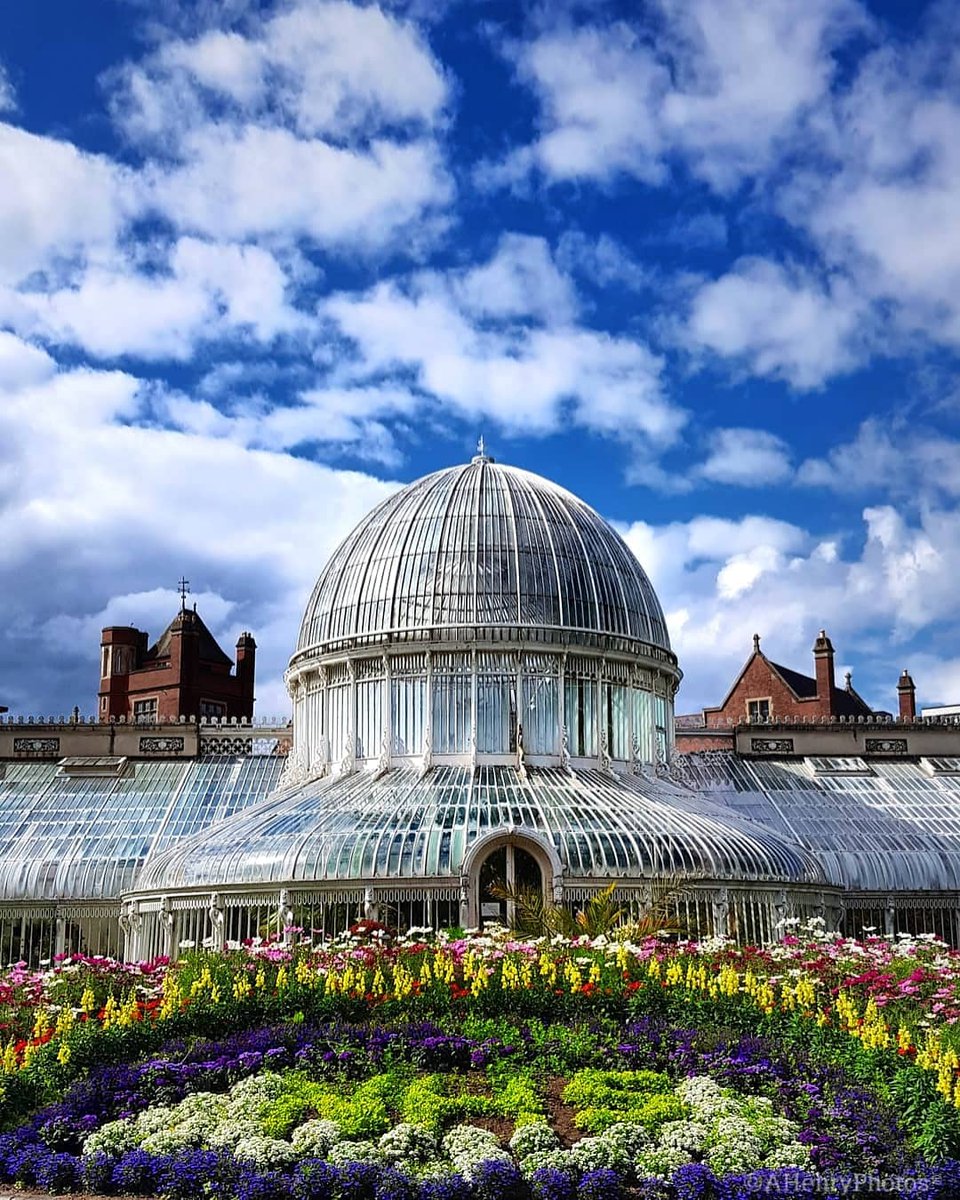 Botanic Gardens 💙

@belfastcc @BelfastHourNI @love_belfast @ThePhotoHour @LensAreLive @PicPublic #NHS
#Belfast #BotanicGardens #Flowers
#Photography #Canon #BlueSky