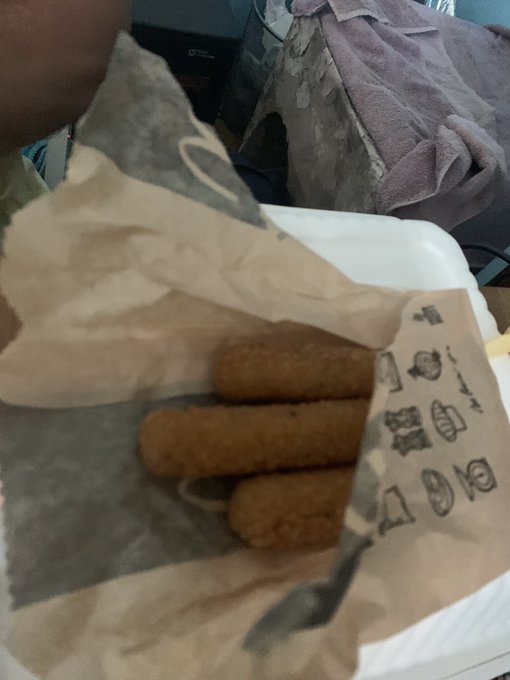 Only gave us 3 when we ordered the share pack.. fewming 😡 @McDonaldsUK https://t.co/LIwa6WKC3s<a href="/tag/animalcrossing"class="tags"><span>#animalcrossing</span></a><a href="/tag/nintendoswitch"class="tags"><span>#nintendoswitch</span></a><a href="/tag/acnh"class="tags"><span>#acnh</span></a>