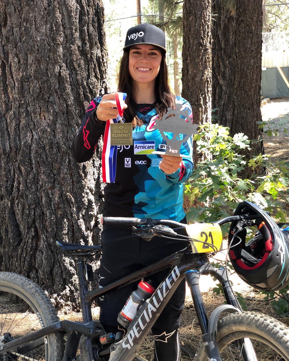 We’re back racing!! Yewww 🚀💃🏻🎊 Took the win in the Socal Enduro and the Snow Summit Downhill! It was so good to see everyone again and to be back between the tape. Big thanks to @teambigbear.official and @snow_summit for making this possible, you guys rock! #Enduro #Downhill