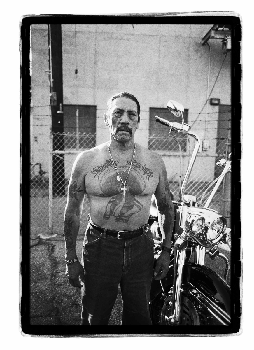 camraleigh's tweet photo. Happy birthday @EstevanOriol

[“Danny Trejo With Bike,” Archival pigment print, 2007, Image courtesy of the artist. On view at CAM during Viva Viclas: The Art of the Lowrider Motorcycle, 10.4.19 - 2.9.20] 

#CamRaleigh #EstevanOriol #VivaViclas #DannyTrejo  #LAOriginals #LowLows https://t.co/ptFAqqO5CY