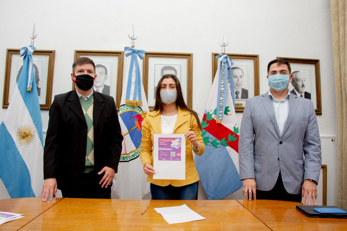 LegislaturaLR's tweet image. La vicegob. @Florelop lanzó el Ciclo de Cursos Virtuales Gratuitos con puntaje docente. Inician el 10 de agosto. #QuedateEnCasa tiene q estar acompañado con acciones q permitan capacitarse y prepararse para el pos #pandemia, afirmó. 
▶️ Inscribiste aquí 👉url2.cl/hjheC