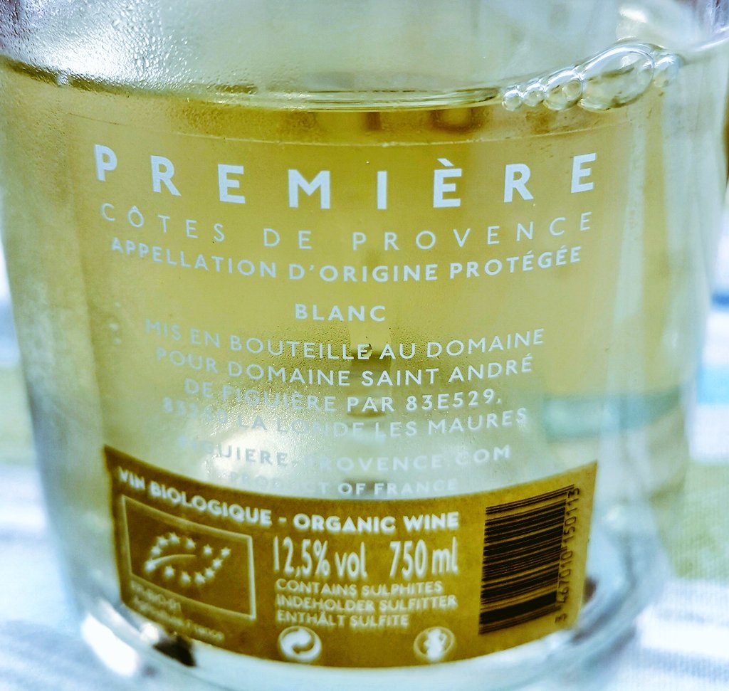 #yearofwine2020 White #organic Provence tonight Rolle, Semillion🍇 Clean,crisp, yet rich stone fruit, fennel, mineral. 🍷 @JMiquelWine @winewankers @creativefabien @frankstero @thewinetattoo @suziday123 @GailBenzler @RussellVine1981 @DemiCassiani @ricasoli99 @damewine @boozychef