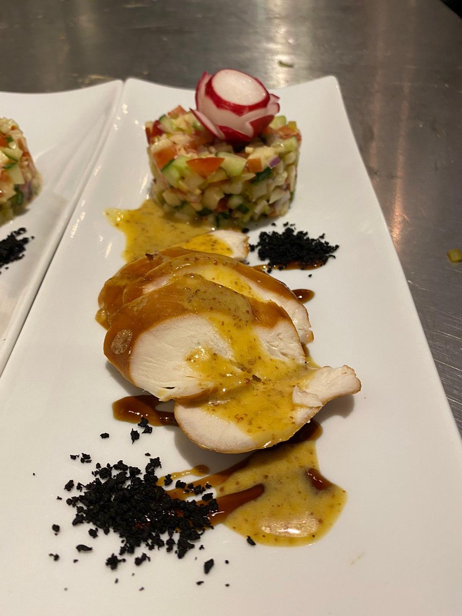 maschavanhouten's tweet image. En vanavond het eerste uitje. De hint was dat ze hier hun hele leven wat aan zouden hebben😂 top kookworkshop van #cookdown in Doorwerth. Echt wat een talenten die 5👌🏻
#patchworkfamily