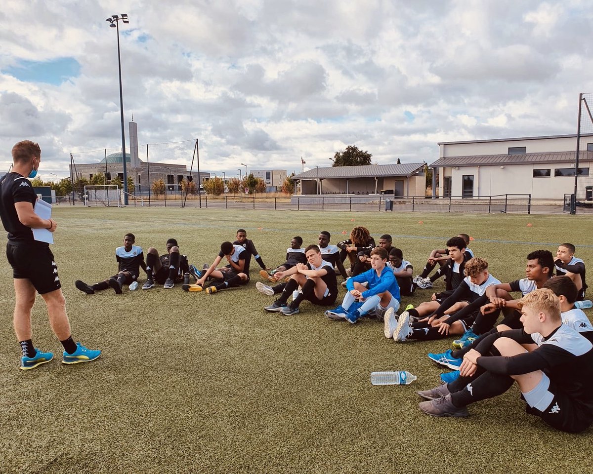 AngersSCOAsso's tweet photo. #NouvelleSaison

C’était jour de reprise pour nos #U13SCO, #U14SCO et #U15SCO ⚽️ !

Un réel plaisir pour tout le monde 👌 ! https://t.co/CFcq7g1crU