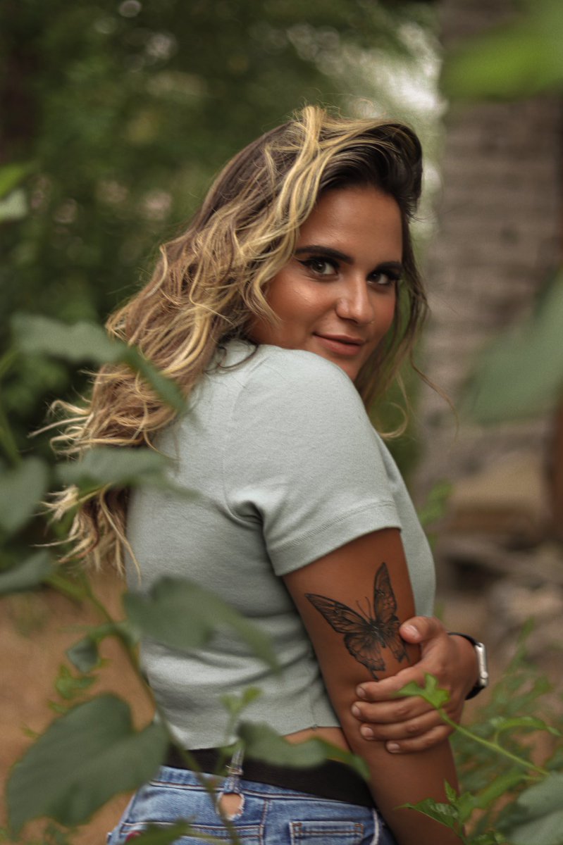 joshforrealz's tweet photo. Shamelessly self-promoting, but if anybody is in need of headshots I’m offering 30-minute mini photoshoots with 25 pictures for $50! 📸 https://t.co/gpcEz6cRU3