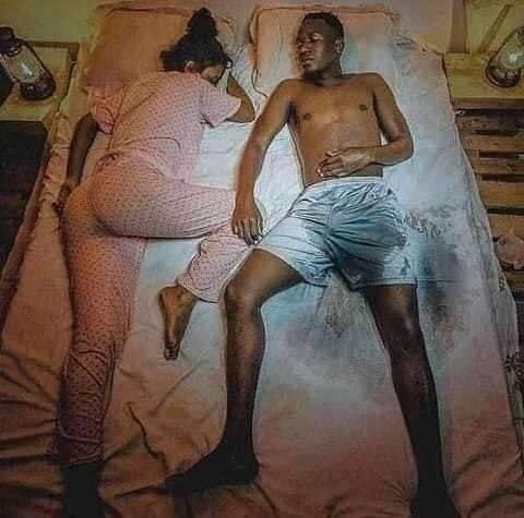 Sir_Lehman_Atk's tweet photo. As a wife, what will u do if you woke up in the night and see your husband in this condition👇 https://t.co/jNtlPmel5z