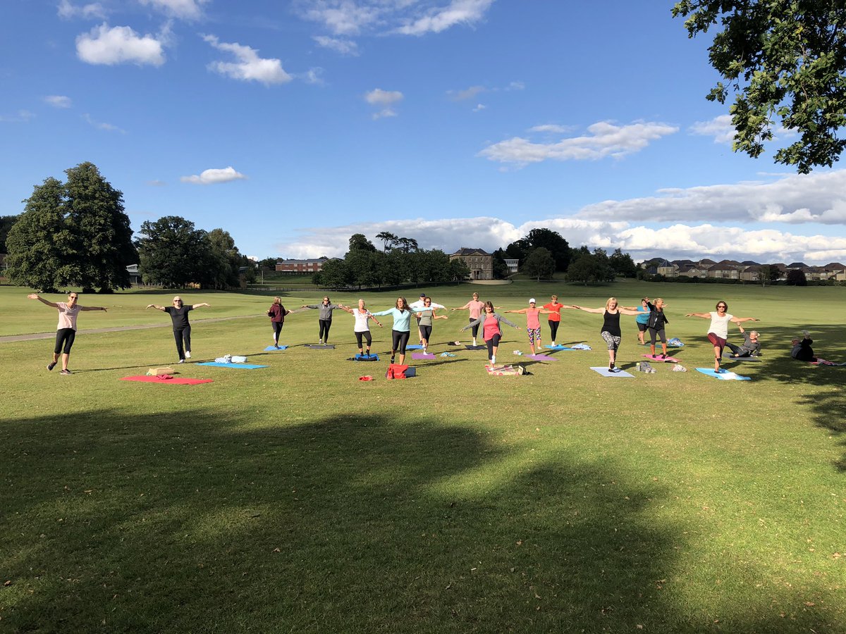 SheilaWellbeing's tweet image. Pilates in the sun tonight ☀️ #chippenham #pilates #outsideexercise #outsidepilates