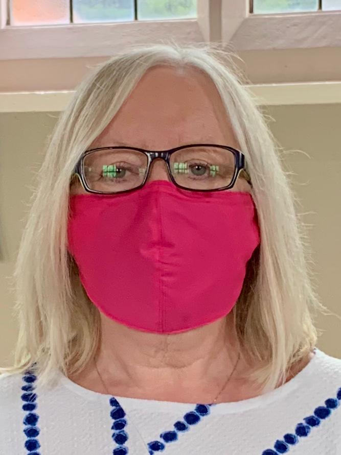 Our charity team @Elainejuly @carolineleahpr are getting on brilliantly with their pink face masks lovingly & expertly sewn for us by the Marvellous Malvern Makers @k_leather - they cost £5 & every penny comes to our charity #worcestershirehour