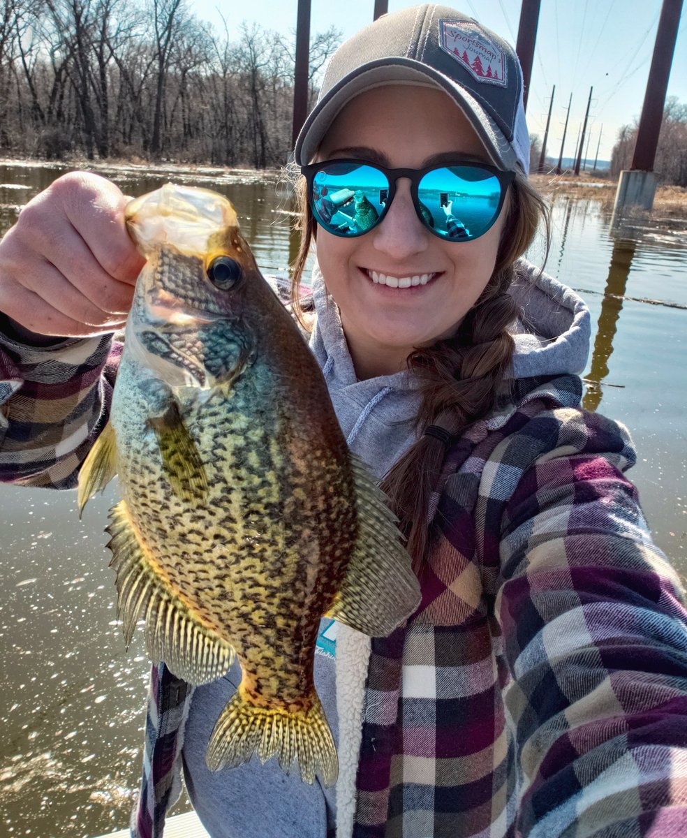 These cool temps have me thinking of Fall fishing and flannel season 🙌