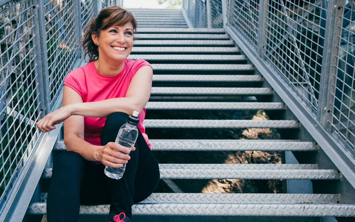 ScrippsHealth's tweet photo. Keys to staying fit after 50:⁠
⁠
🔑 Remember that your 50-year-old body is much different from the 25-year-old version.⁠
🔑 Take five to 10 minutes to warm up.⁠
🔑 Know when to start and when to stop.⁠

Get more #tips and download a free guide: https://t.co/TFfck5GzVH https://t.co/bUnMIjnjjR