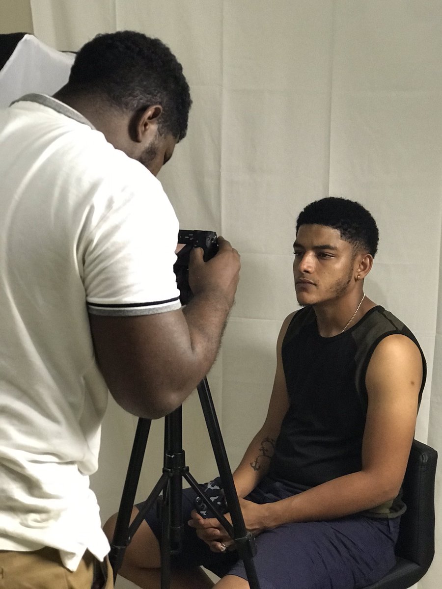 blueprintdkr's tweet photo. Nous remercions @AkbessOfficiel d'avoir fait confiance à Blueprint pour la réalisation de la cover de son prochain projet 🔥 https://t.co/Wc7pAbqsUE