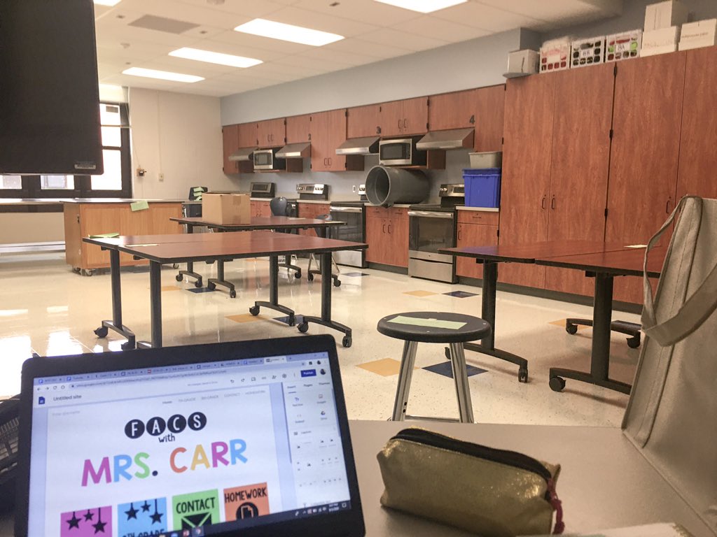MrsCarrFACS's tweet photo. Loved getting started w/ New Teacher Orientation today &amp; inspired by the leadership in the WSD! So excited &amp; happy to be part of this team and to get this school year going! #WeAreWentzville https://t.co/L7No2ItGDx