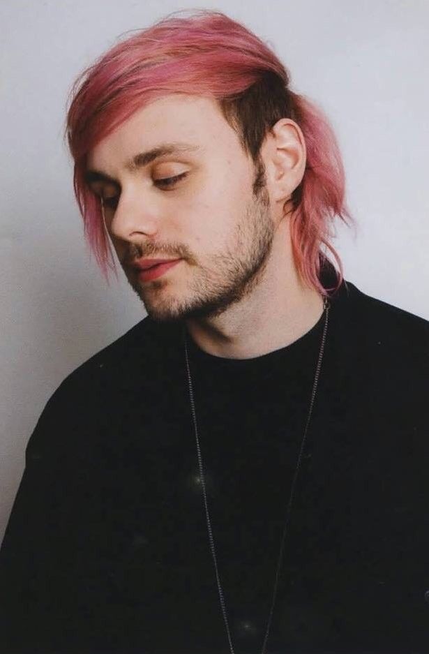 michael clifford& #39;s hair as proud flag; a thread WE LOVE YOU MICHAEL