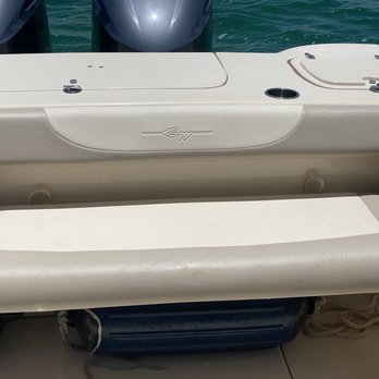 ⭐Looking like It just came out of the factory! We reupholstered this Grady White 307 Freedom and built him a new enclosure. We also repaired the captain's chair which was broken and destroyed. We put the factory logos exactly where they go, perfectly matching the other colors⭐