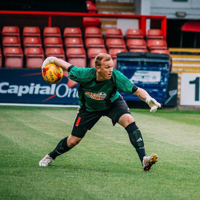 BarriTwinn's tweet photo. Time to don the gloves again this Saturday 🧤 as I come out of retirement for @BactonUnited89 #BU89 #LoveAPenSave #GKUnion https://t.co/oGDgV1ExY1