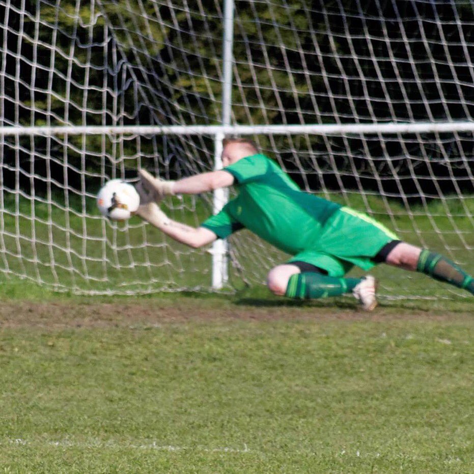 BarriTwinn's tweet photo. Time to don the gloves again this Saturday 🧤 as I come out of retirement for @BactonUnited89 #BU89 #LoveAPenSave #GKUnion https://t.co/oGDgV1ExY1
