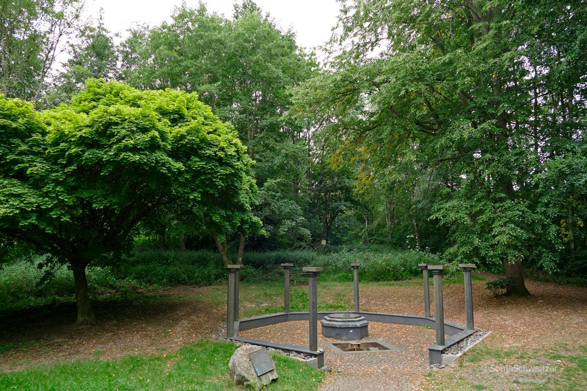 HessenSonja5767's tweet photo. Das #Wasser des #Sauerbrunnen von #Probbach schmeckt leicht nach Eisen mit ein wenig Kohlensäure. Mir hat's geschmeckt................. #Sauerborn #Mineralbrunnen #Heilquelle #Natur #Mengerskirchen #LimburgWeilburg #Limburg #Weilburg #Westerwald #Mittelhessen #Hessen #Germany https://t.co/4NNDWhZwPj