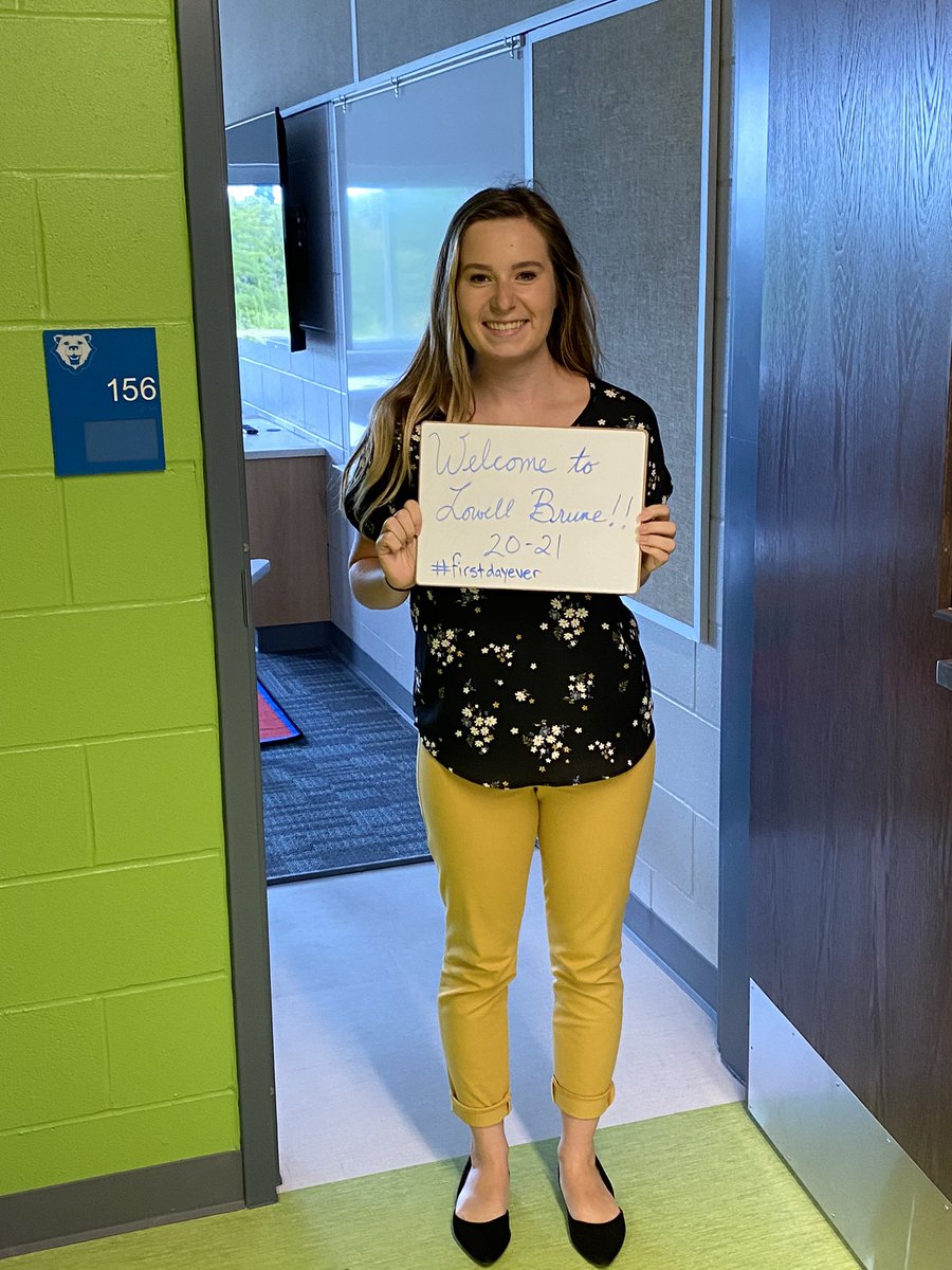 LowellBruneKCK's tweet photo. We are so excited to welcome our 1st year teachers to Brune and KCKPS!! #kckps #firstdayever @kimshawkckps https://t.co/38cLsJnerw