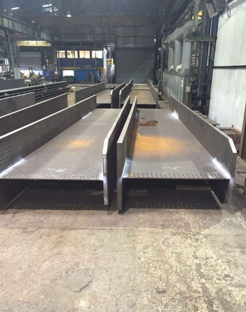 Throw back to some 100mm thick fabricated H beams made for new road bridges. The butt welds were 100% Phased Array Inspected with a small number of defects found. These areas were air-arc gouged and repaired. All welds were acceptable after inspection
#AxisNDT #PhasedArray #NDT