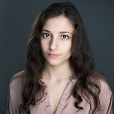 musa and flora are both being played by white women. yes, netflix hired two purely caucasian women, elisha applebaum and eliot salt, to play the role of an asian and a latina character respectively. in flora's case its a bit complicated so i'll explain it before continuing