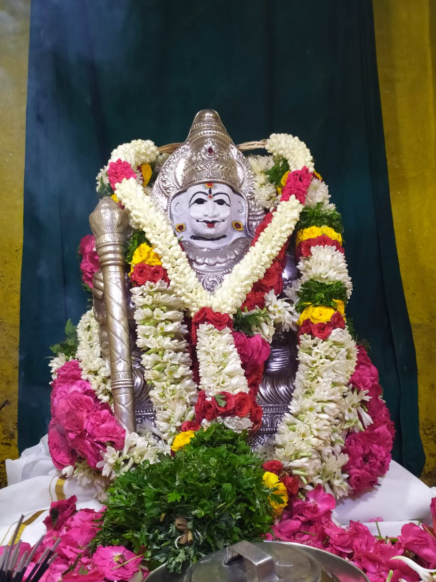 singaisidhar's tweet photo. சிங்கம்புணரி சித்தர் முத்துவடுக நாதர் ஆலய பௌர்ணமி பூஜை  சிறப்பு அலங்கார தரிசனம்.... https://t.co/RYKrjtm9Vt