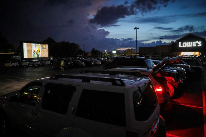 MarvinREllison's tweet photo. Thanks to our Lowe's team in Cornelia, GA for hosting a wonderful Movie Night this weekend to raise money for our local minority small business initiative.  Photo credit: @nowhabersham https://t.co/gmZk2Daseo