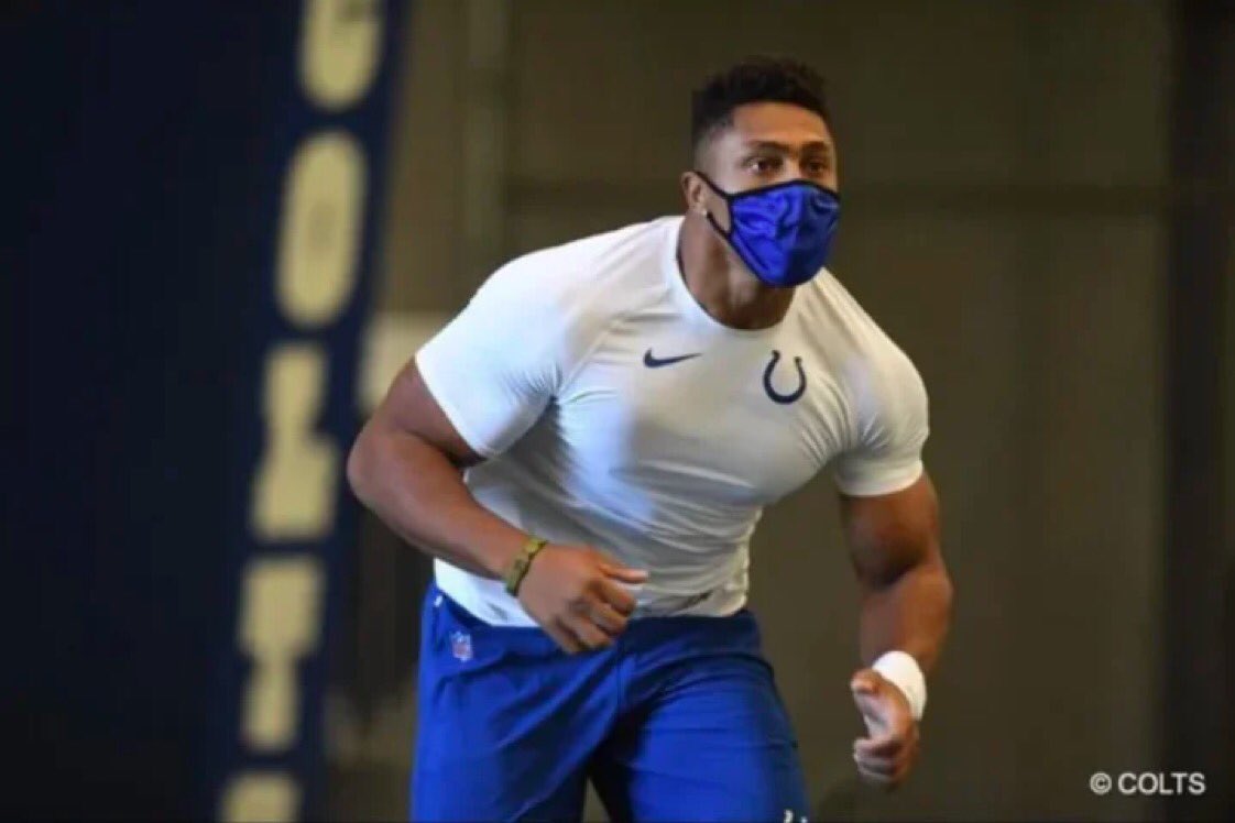 TheOGfantasy's tweet image. That is not a LB. That is Jonathan Taylor.