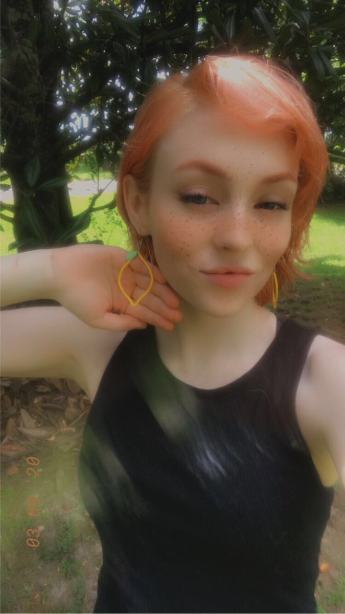 ageofaquariusss's tweet photo. This is by my favorite blessing of the day! @earringsbyrenae 🌼💛✨ Officially my fave pair in my jewelry box, I may never take them off 🥺 Please check out this Etsy shop- friends ! https://t.co/3wnMD2giR7
