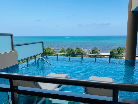 GenerationsRsrt's tweet image. The only blues you should get on Mondays. #GenerationsTogether
[Photo via IG user: kristiefettig]