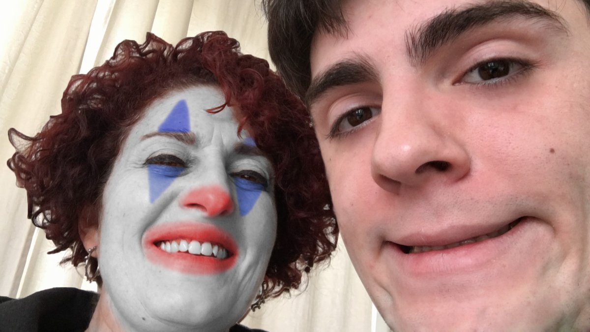 felimartinezr's tweet image. video nuevo maquillando a mi madre by su beauty guru de confianza

youtu.be/CpTozH3McPo