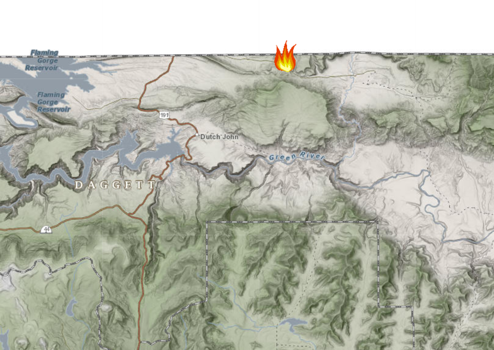 UtahWildfire's tweet photo. The #RichardFire which started in Wyoming burned across the UT border into Daggett County this evening. It is estimated at 1,000-1,200 acres. A WY Type 3 team will assume command of the fire tomorrow. We will post when more information comes available.#ffslkw https://t.co/Dk78ukMdl3