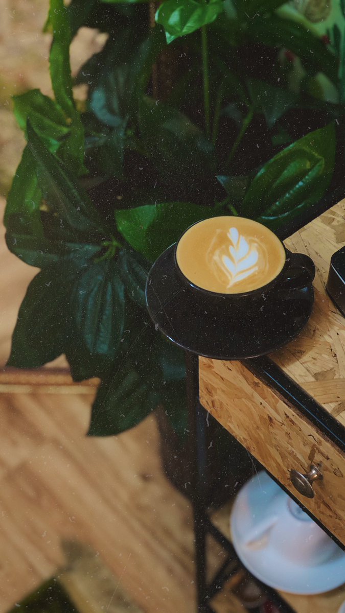 أسهر عِدة ساعات من أجل سكينة الصباح🤍.