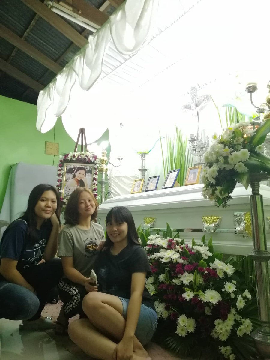 cayzeeee's tweet photo. chura ko dyan pero post ko, miss kayo ng ate!!! https://t.co/6g9ogDbL83