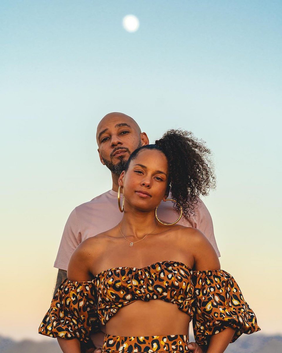 enews's tweet photo. A decade of falling, happy anniversary to Alicia Keys and Swizz Beatz. ❤️ (📷: Alicia Keys) https://t.co/iR0ycWUWdh