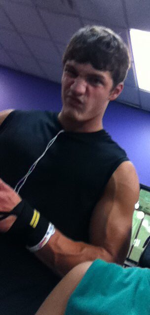 BrandonSeanCody's tweet photo. Gym #Tbt https://t.co/bAIEyMQVLW