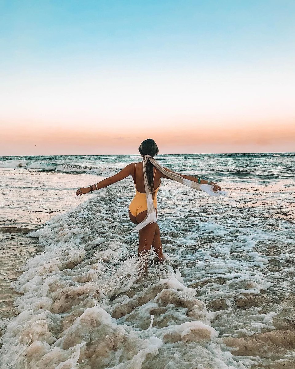 TiyTies's tweet photo. Nothing says #Glamour like a beautiful silk head scarf. Whether you’re at the beach, pool, or around town, #TiysTies scarves will score some major style points. 😍😍
.
☀️ Visit us online to shop. https://t.co/i1mNen7Xku https://t.co/lPEMWsEMRm