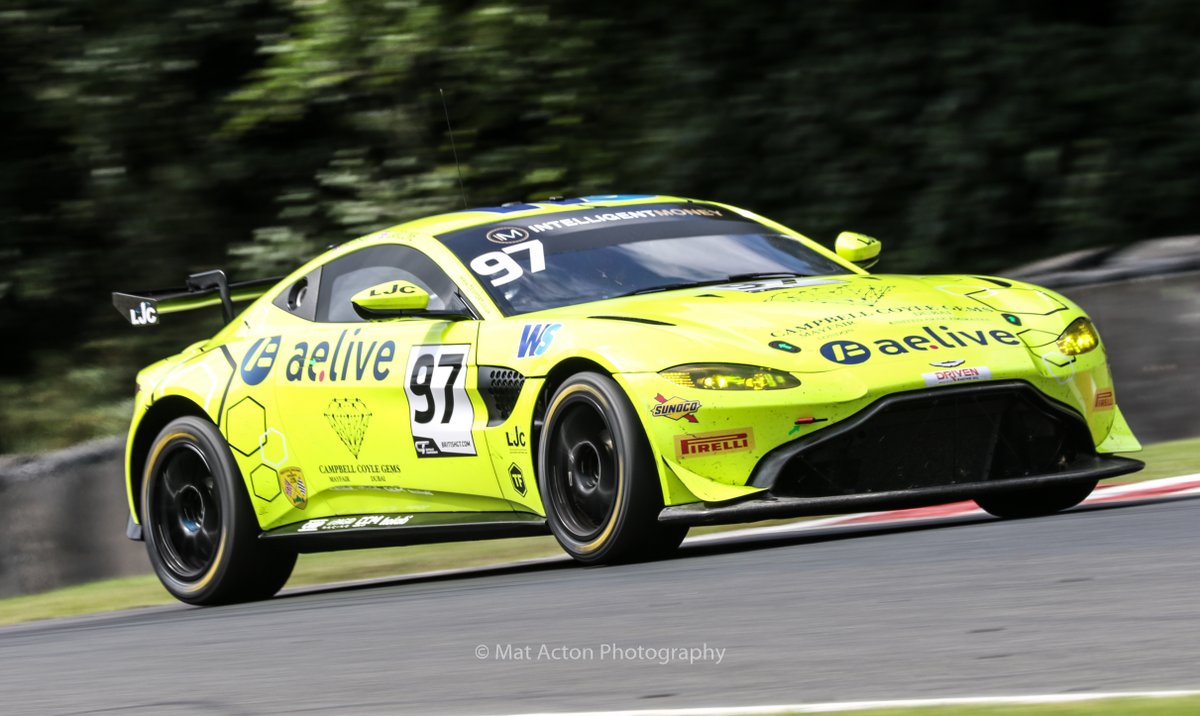 MatActon's tweet photo. Always a joy seeing me old mucker @jamiecaroline7 back in a racing car. One of the UK's top talents who deserves all the success that comes his way. #senditbro #BritishGT https://t.co/fsNea1AjhV
